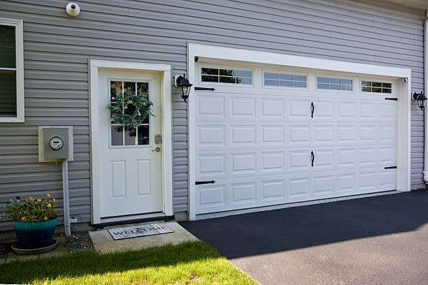 24/7 Emergency Garage Door Roller Replacement experts in Springfield, TN